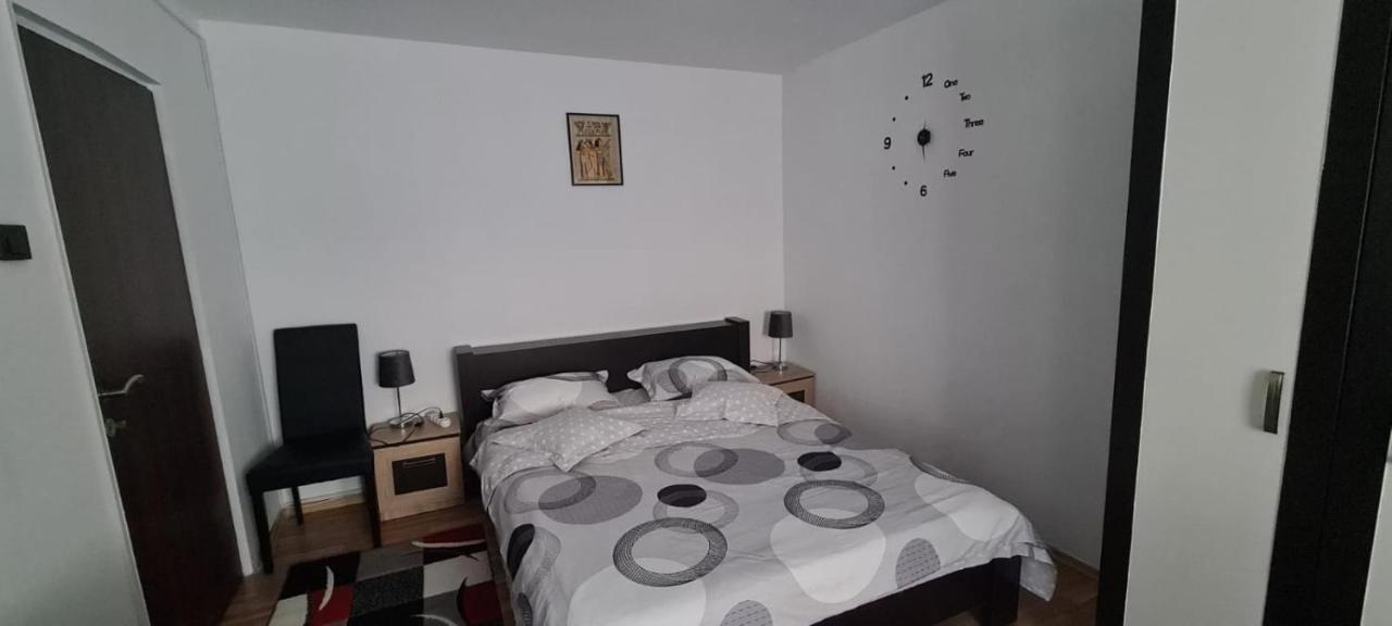 Garsoniera In Regim Hotelier 